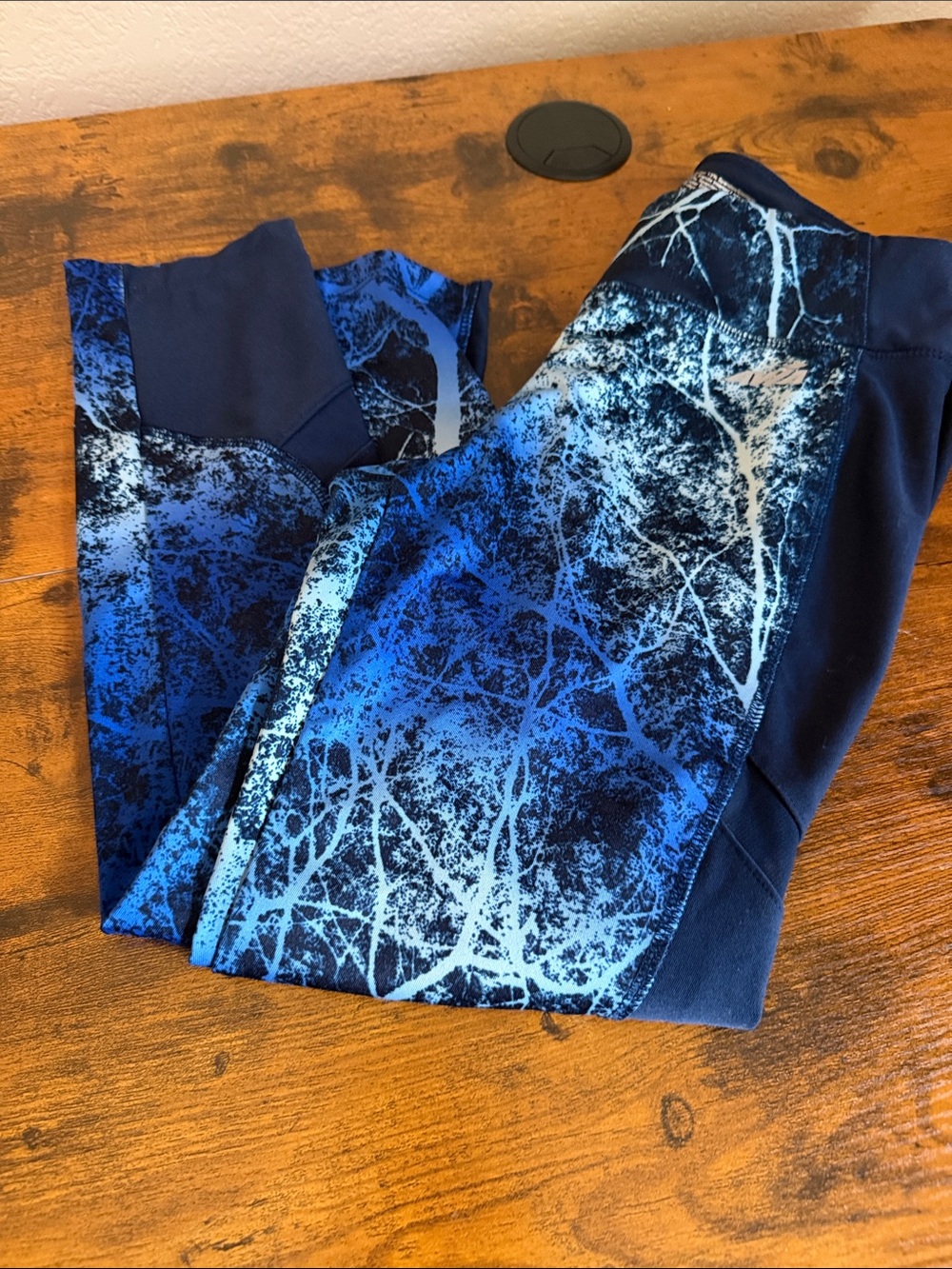 Avia Women's Blue Tree-Print Performance Cropped Leggings XS